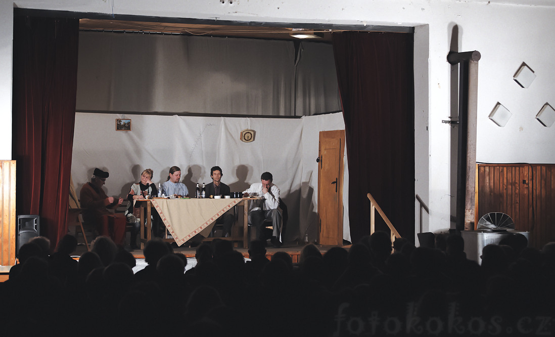 Kočovná divadelní společnost Bouda - Akt (Svěrák/Smoljak) - Těchonín 2016